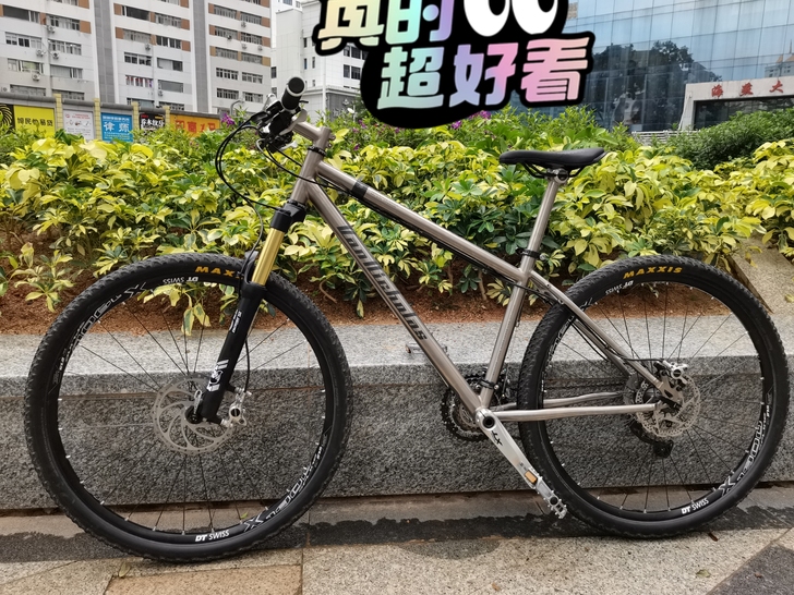 尼古拉斯山地车,9成新,车多闲置,卖车交租...