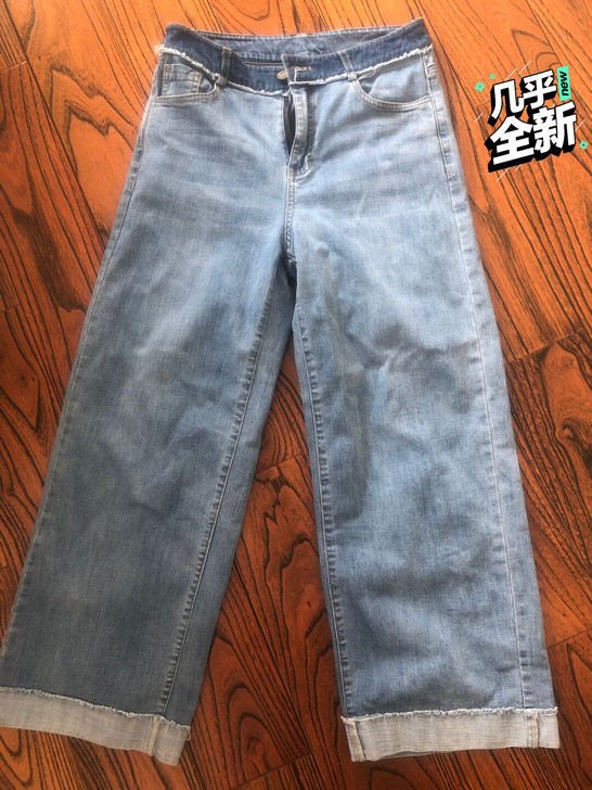 夏季薄款九分直筒牛仔裤，新旧如图，大概穿过...