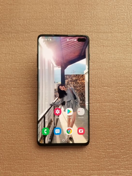 自用三星S10+曲面屏手机，非常好用的手机...