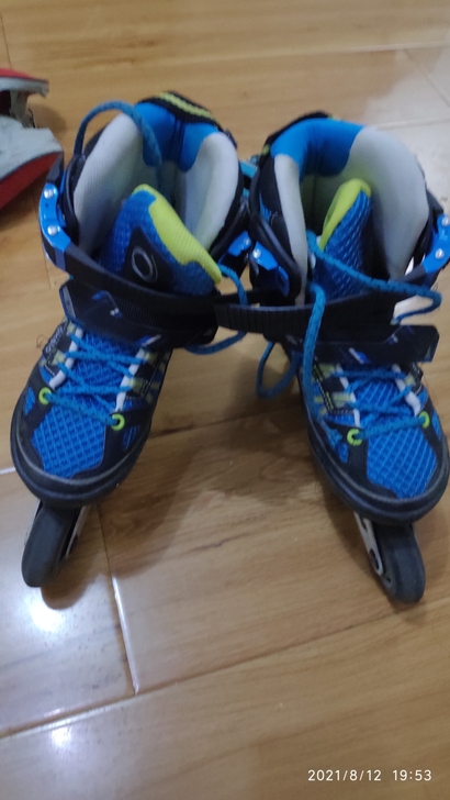 儿童轮滑鞋 32-35码
