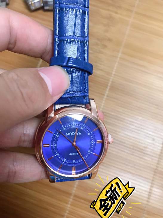 全新手表，尾货清仓特价包邮