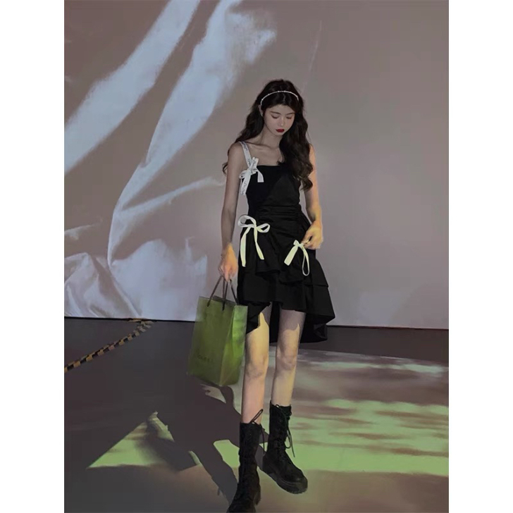 范智乔 黑色吊带连衣裙女夏季小黑裙
