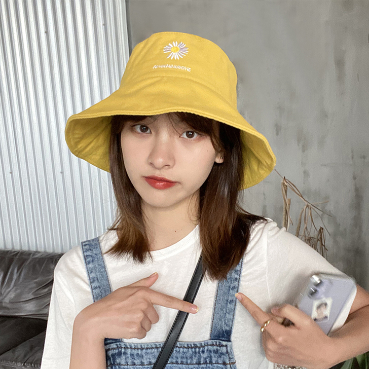 杨同学 帽子喜欢的带走。