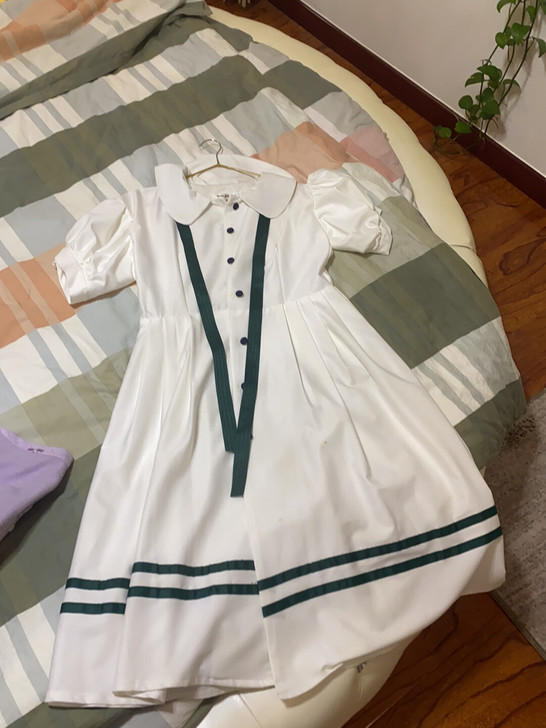 泡泡连衣裙 白色裙子 我穿不上了