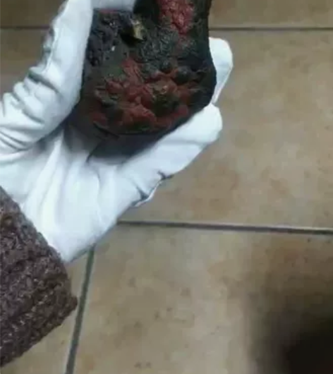 戈壁玛瑙，沙漠漆？陨石？《红与黑》84克，...