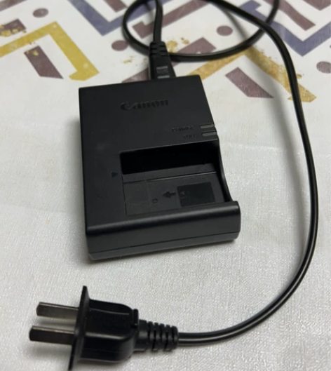 佳能充电器 感兴趣的话点“我想要”和我私聊...