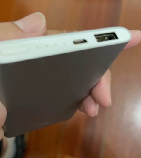 换苹果了，小米充电宝用不上了。 感兴趣的话...