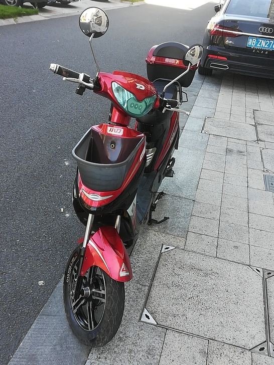 本人有一辆电瓶车，需要出卖，回老家了，成色...