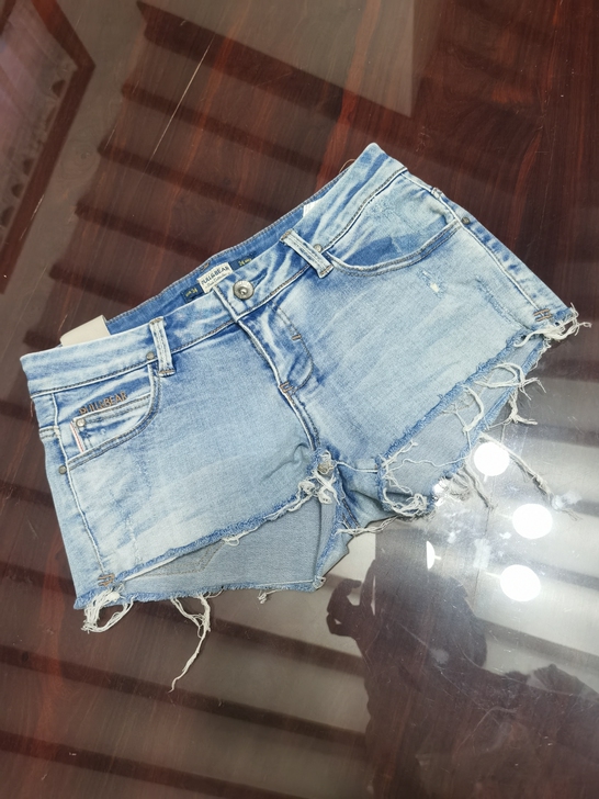 女士热裤牛仔短裤