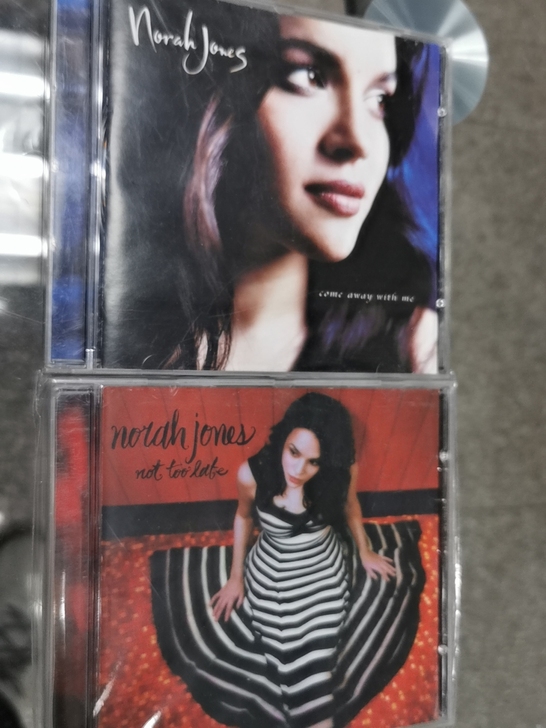 诺拉琼斯最经典的两张 norah Jones