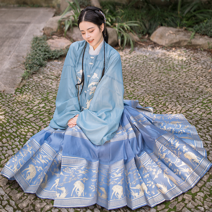她说汉服女明制大橘为重猫绣花方领补子夹袄鹤...