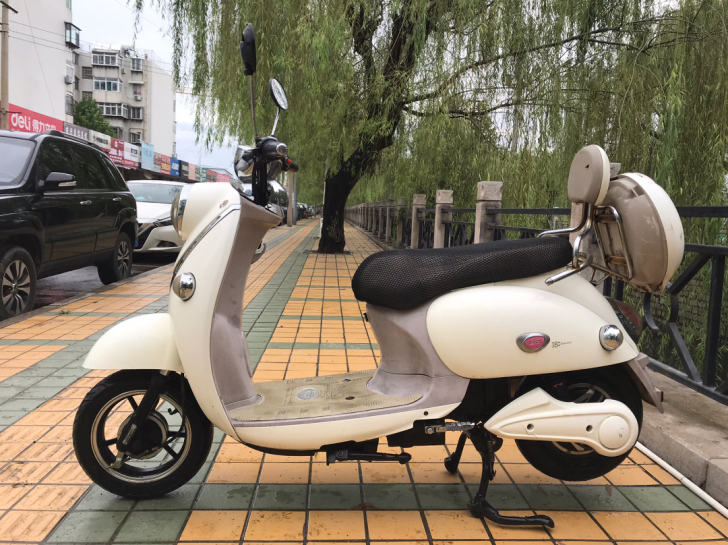 台铃小龟电动车 60伏20安大电池,续航能...