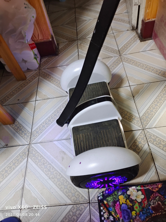 3000多买的，便宜卖了，柏思图牌子，