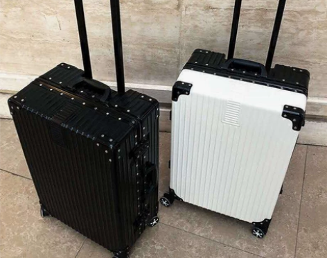 【全新包邮 行李箱 拉杆箱 旅行箱 万向轮...