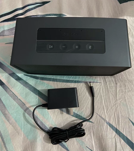 360智能AI音箱，带充电器，没用过几次，...