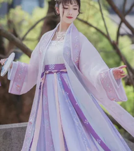 因汉服太多，并且还在持续进货将一些很少穿的...