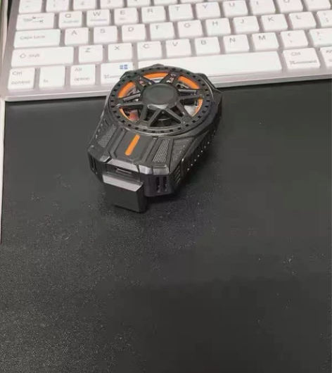 手机散热器。几乎全新。想要私聊。 感兴趣的...