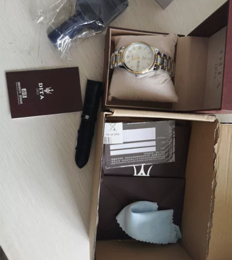 全新迪塔石英表 公司作为纪念品天猫购入，低...