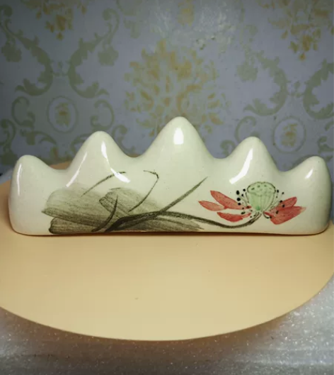 磁州窑手绘笔架，七八十年代产品，品相完好，...