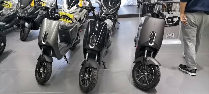 本田电动车，48V24ans，搭载博士电机...