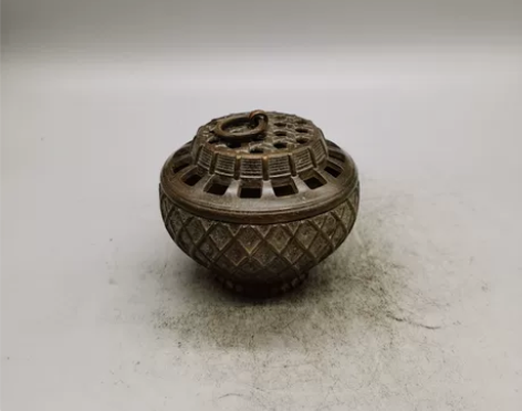古玩铜器收藏，精品黄铜摆件灯笼熏香炉，形制...