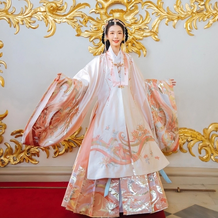 求购汉尚华莲大凤来朝凤仙引汉服大全套xs