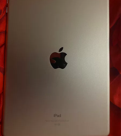 出一台95新的6代的个人iPad!买过来就...