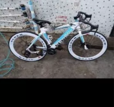 公路自行车  有意者联系我，价格可小刀 感...