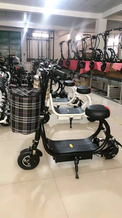 特价处理全新小哈雷电动车电瓶车可以折叠放后...