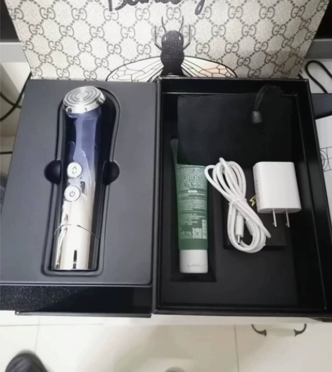 老公送的高端美容仪，买回来一直没有时间用一...