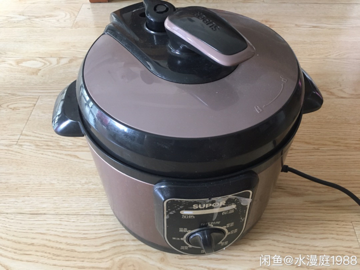 喜欢美食，所以家里锅非常多，现准备回老家发...