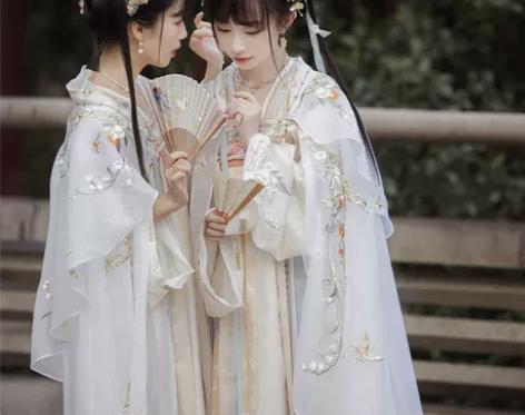 十三余小豆蔻儿[是风动-银临联名款] 绣花...