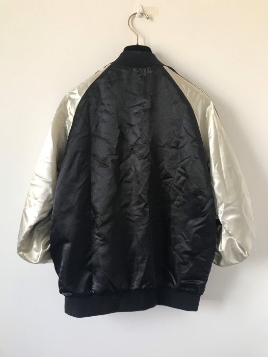 Forever21插肩袖亮面棒球衫棒球夹克