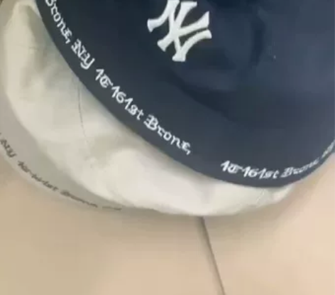 门店倒闭,低价清仓处理正品MLB帽檐刺字母...