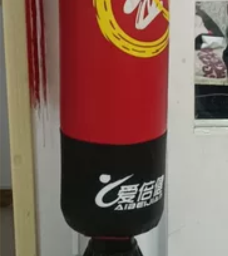 拳击沙袋配儿童头套和手套,自提50元带走 ...