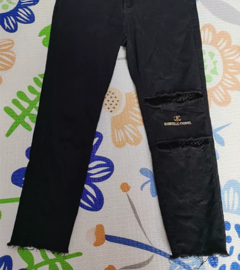 欧货牛仔裤,原价400多的,M码,质感特别...