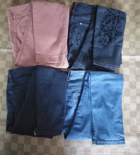 女生修身牛仔裤,干净整洁,正规店购买,质量...