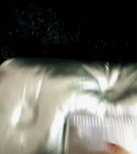 全新银色意大利小羊皮海绵云朵款女式单肩斜挎...