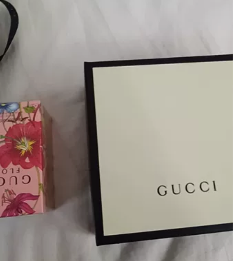 出～代友出 只换汉服 只换汉服 Gucci...