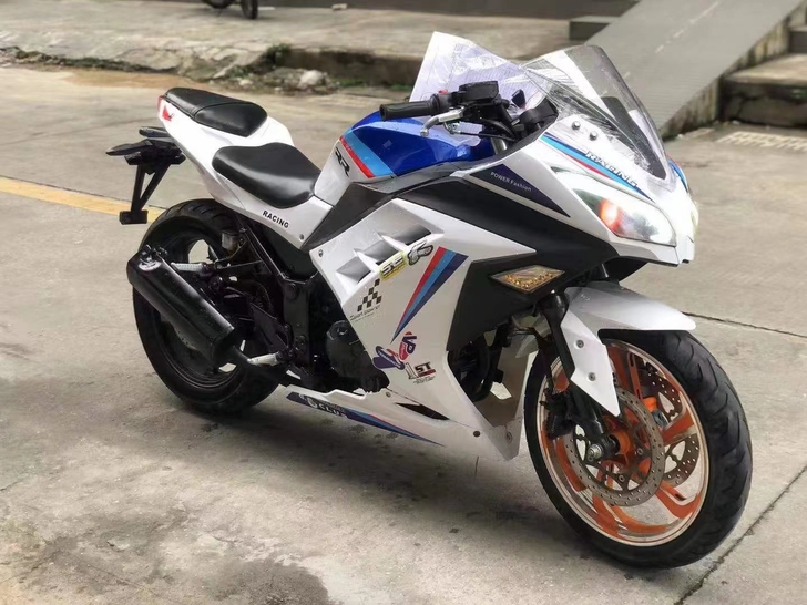 全新公路赛车二手摩托车精品车本田,铃木,雅...