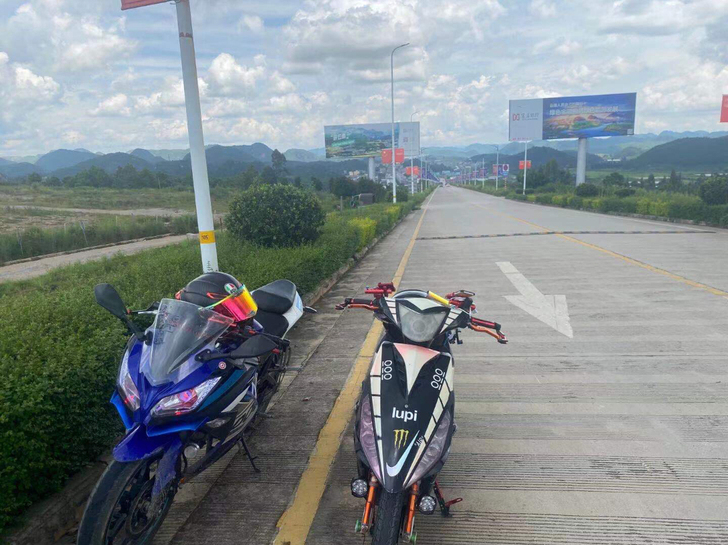 两台车出售,车辆在云南文山,可自己提车,全...