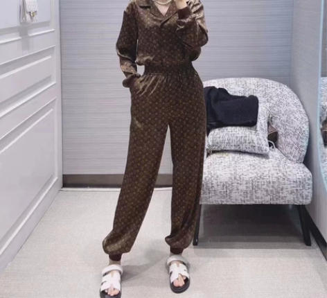 LV洋气家居服 男女同款套装     风韵...