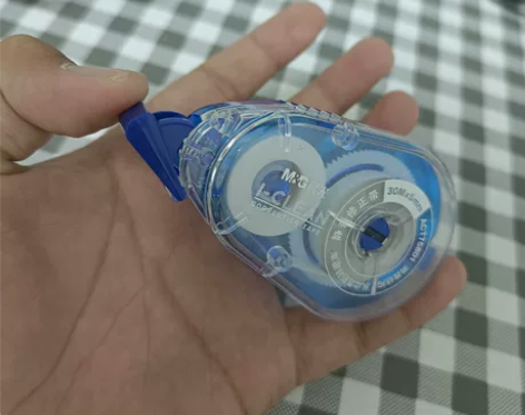 晨光修正带，上初中了，用不到，没咋用过，还...