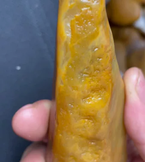 黄蜡石，精品碧玉冻手玩石，全品双面鸡爪纹，...