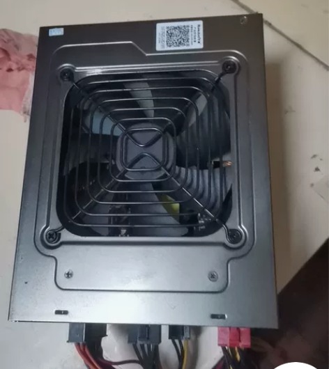 航嘉电源1250W，显卡线两条，CPU线一...