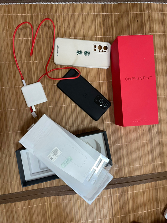 一加9pro,顶配12加256,黑色,箱说...