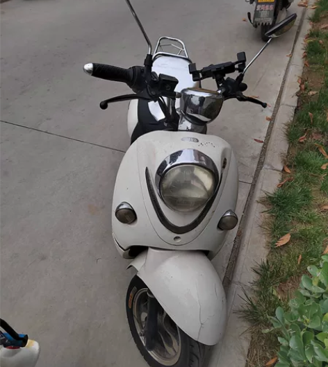 台铃小龟电动车，72伏20，电池刚一年，轮...