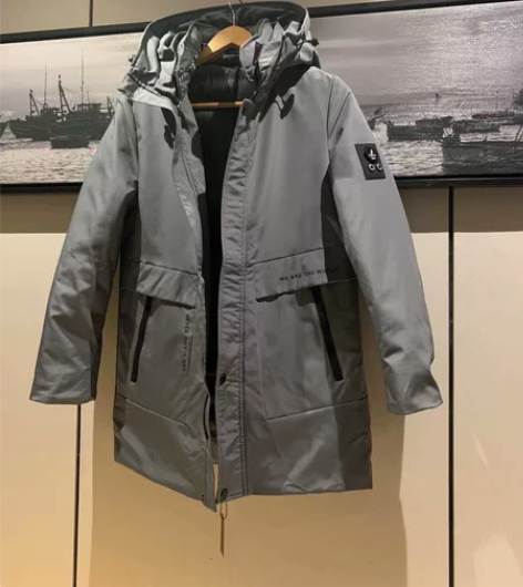 路易威登LouisVuitton 长款羽绒...