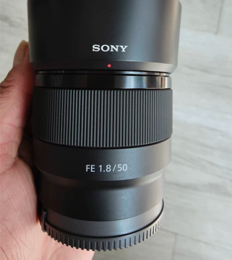 索尼50,1.8,全画幅镜头,成色全新一样...