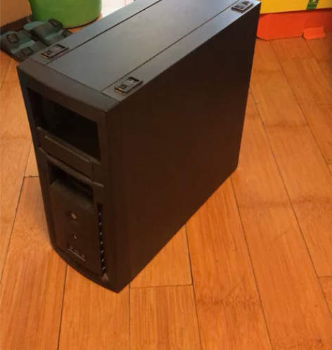 ATX兼容机箱 机箱一个10元自提 机箱里...